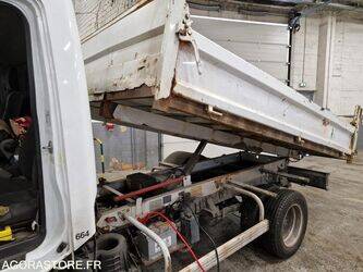 2013-renault-maxity-1444920-46747475