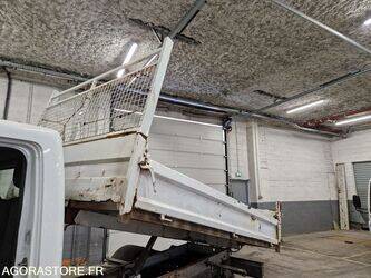 2013-renault-maxity-1444920-46747476