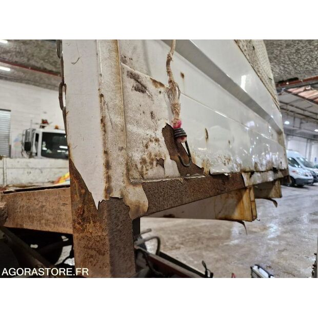 2013 Renault Maxity-46747480