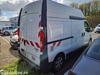 2011-renault-trafic-1444922-46747487