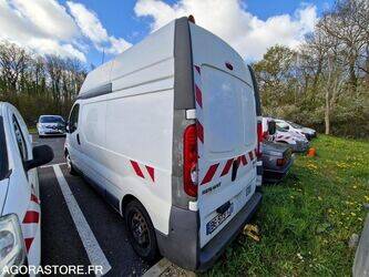 2011-renault-trafic-1444922-46747488