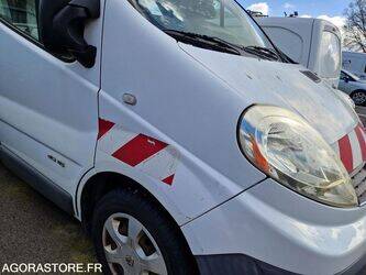 2011-renault-trafic-1444922-46747493