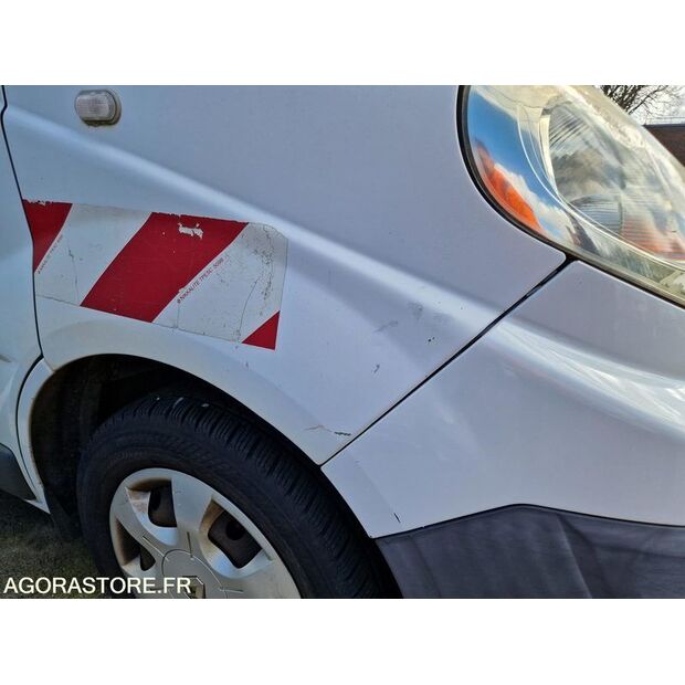 2011 Renault Trafic-46747496