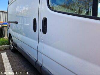 2011-renault-trafic-1444922-46747497