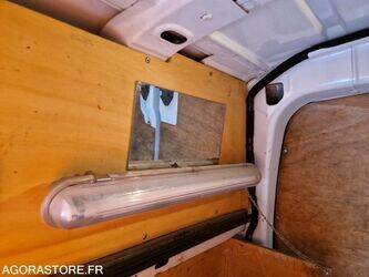 2011-renault-trafic-1444922-46747503