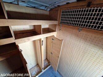 2011-renault-trafic-1444922-46747504