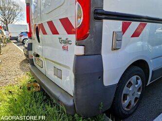 2011-renault-trafic-1444922-46747511