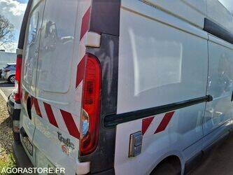 2011-renault-trafic-1444922-46747512