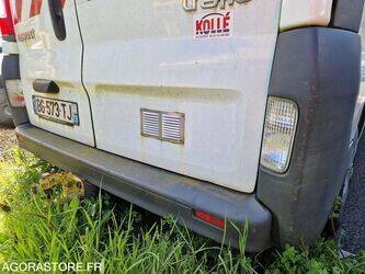 2011-renault-trafic-1444922-46747514