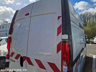 2011-renault-trafic-1444922-46747516