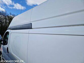 2011-renault-trafic-1444922-46747526