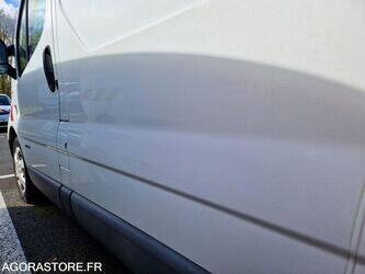2011-renault-trafic-1444922-46747528