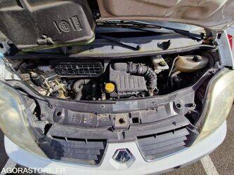 2011-renault-trafic-1444922-46747539