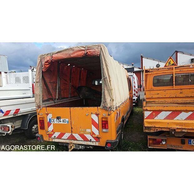 2004 Renault Master-46747541