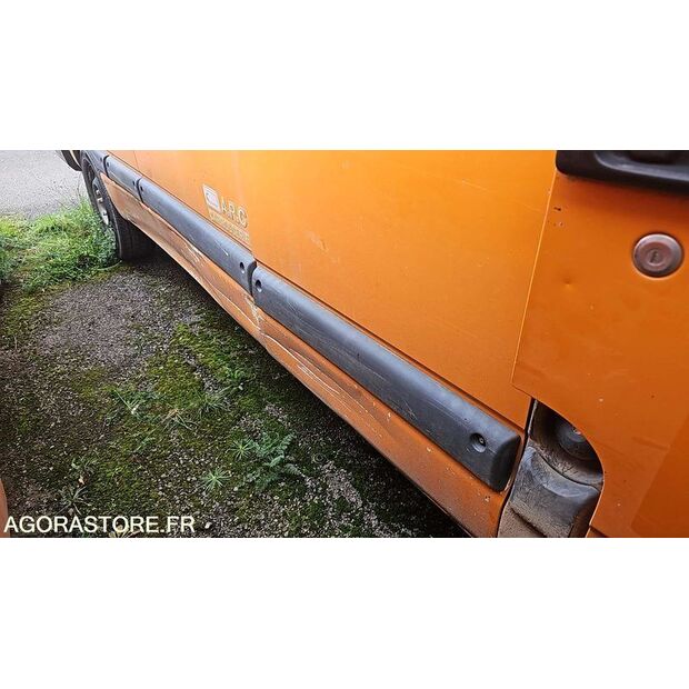 2004 Renault Master-46747542