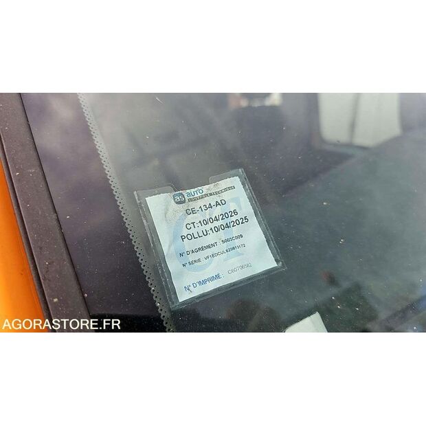 2004 Renault Master-46747546