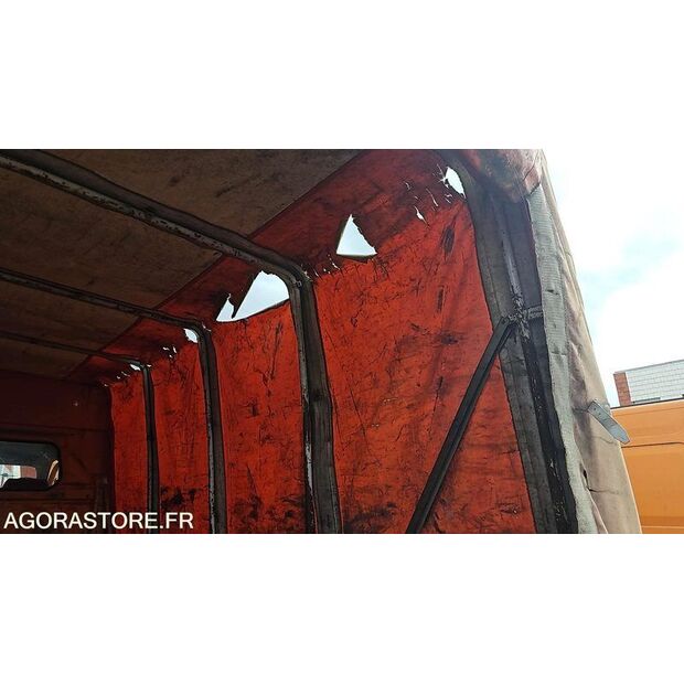 2004 Renault Master-46747551