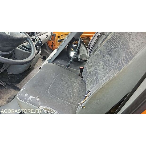 2004 Renault Master-46747553