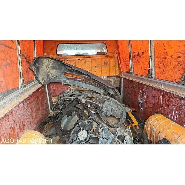 2004 Renault Master-46747554