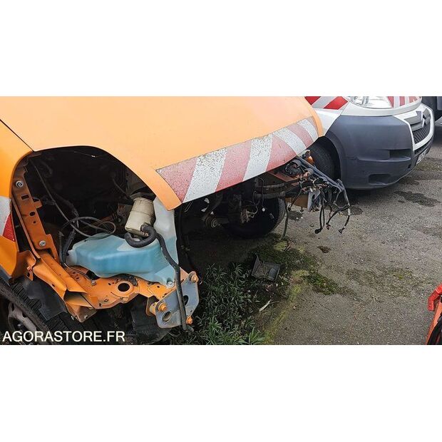 2004 Renault Master-46747558