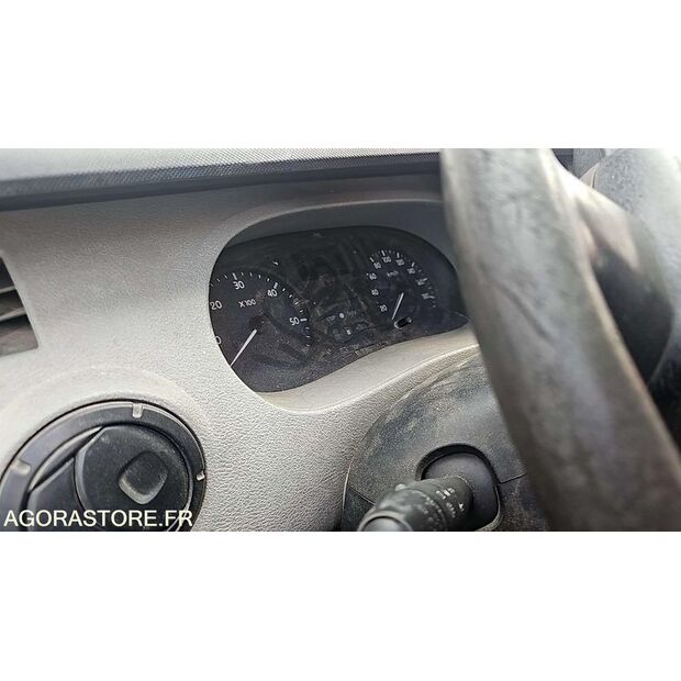 2004 Renault Master-46747561