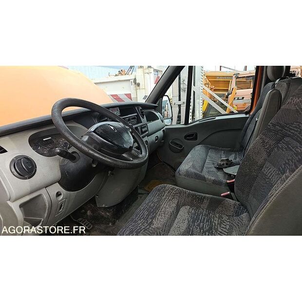 2004 Renault Master-46747620