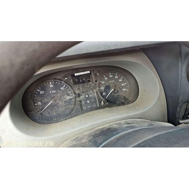 2004 Renault Master-46747630