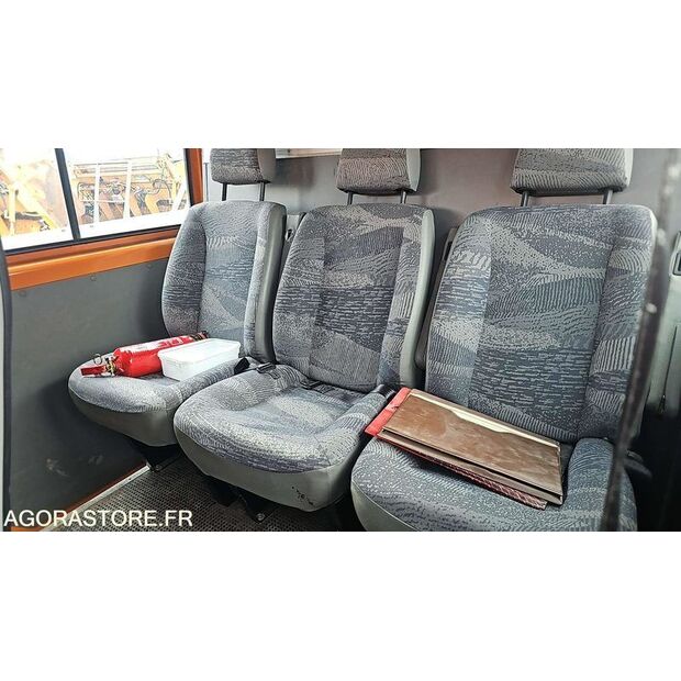 2004 Renault Master-46747633