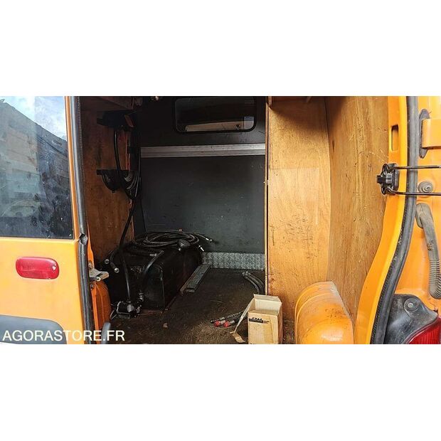 2004 Renault Master-46747639