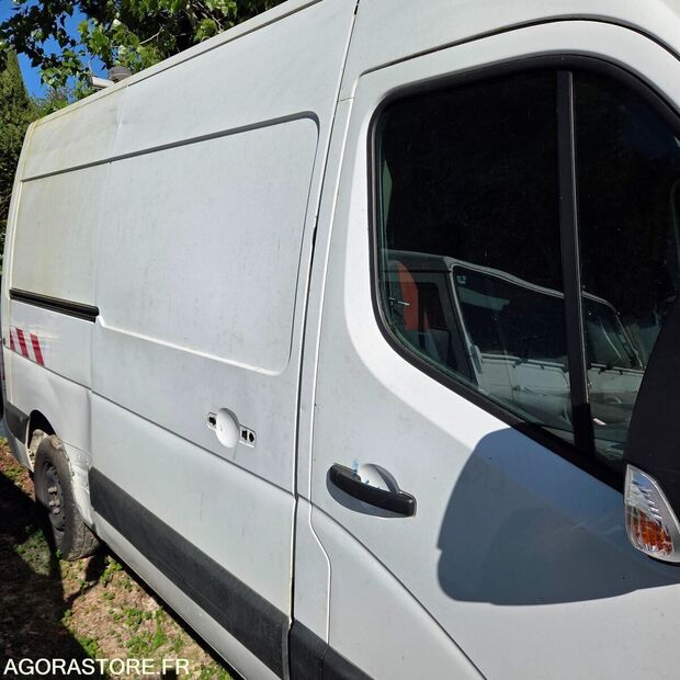 2011 رينو Master-46747647