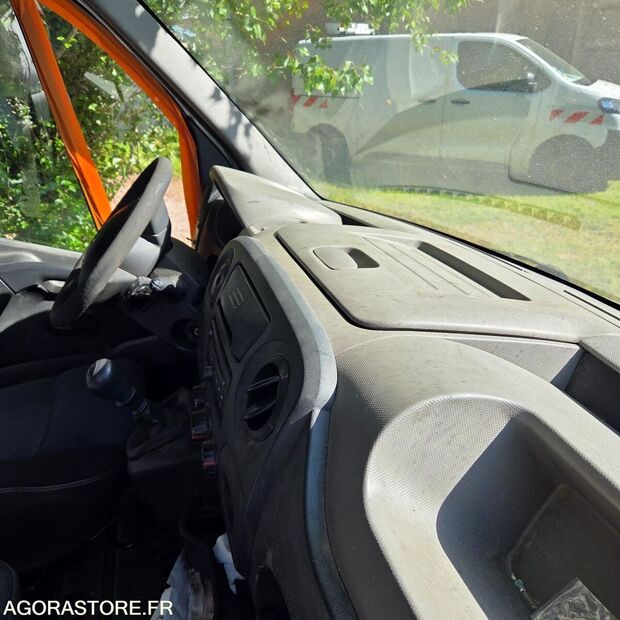 2011 رينو Master-46747649