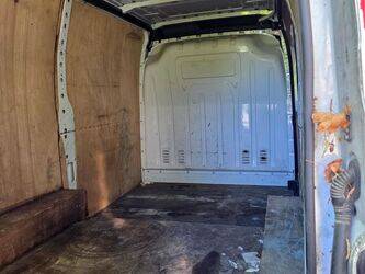 2011-renault-master-1444926-46747656