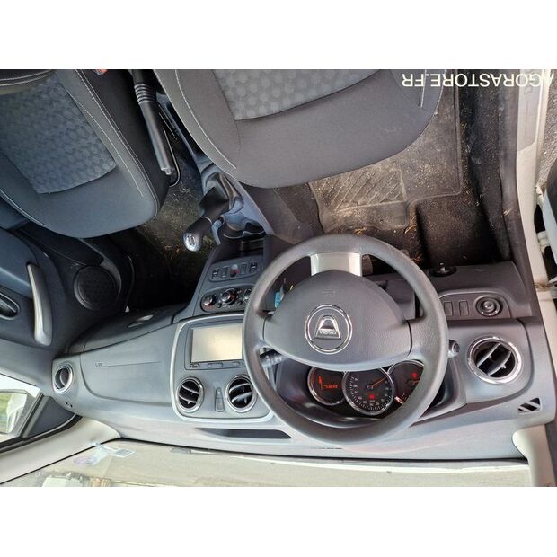 2016 داسيا SANDERO-46747757