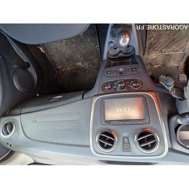 2016 داسيا SANDERO-46747759