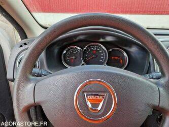 2016-dacia-sandero-1444932-46747760