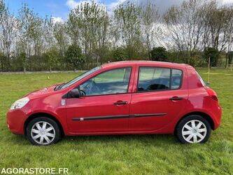 2012-renault-clio-1444933-46747764