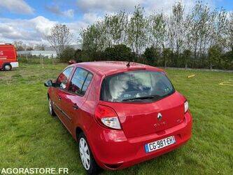 2012-renault-clio-1444933-46747765