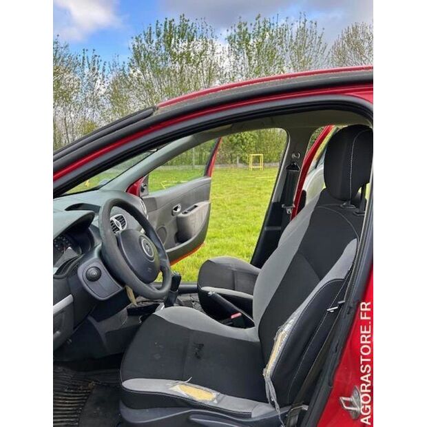 2012 Renault Clio-46747769