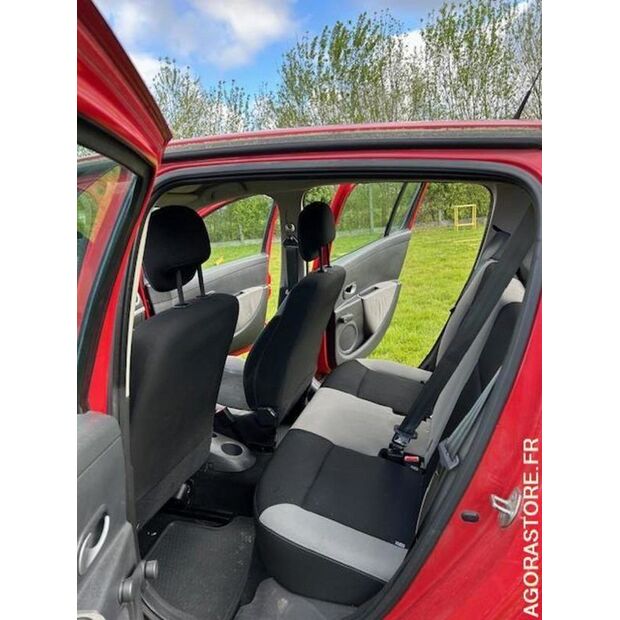 2012 Renault Clio-46747770