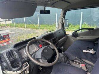 2009-renault-maxity-1444934-46747782