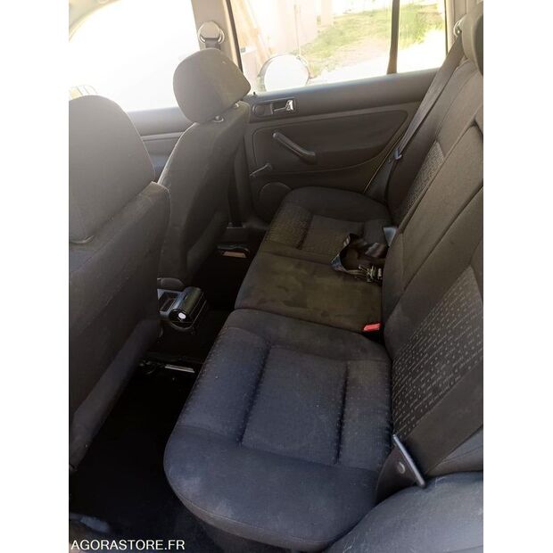 2003 Volkswagen Golf-46747794