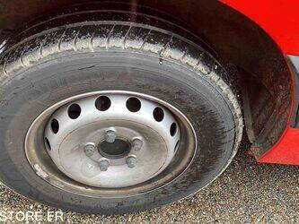 2013-renault-master-1444937-46747833