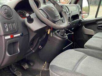 2013-renault-master-1444937-46747839