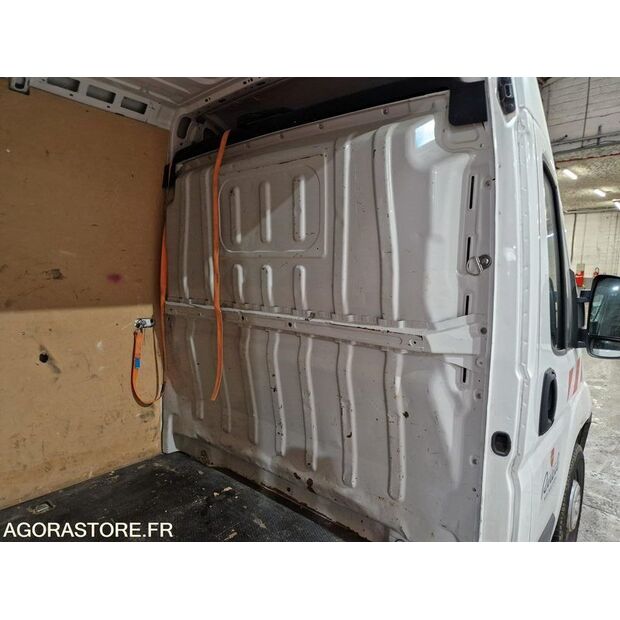 2018 Peugeot BOXER-46747914