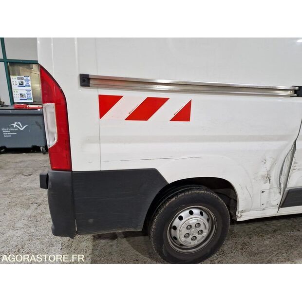 2018 Peugeot BOXER-46747917