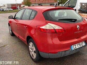 2013-renault-megane-1444943-46747963