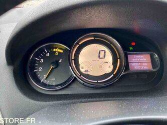 2013-renault-megane-1444943-46747967