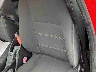 2013-renault-megane-1444943-46747970