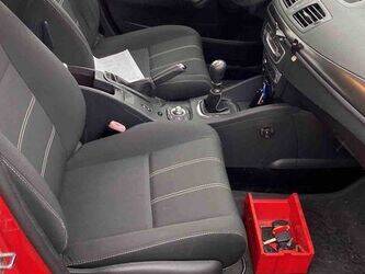 2013-renault-megane-1444943-46747972