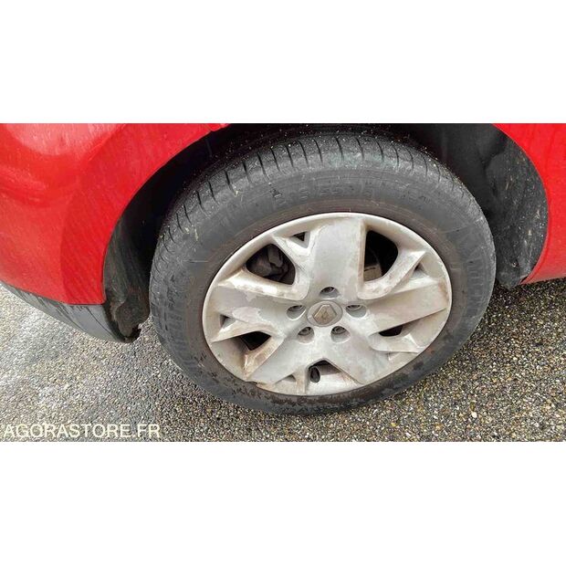 2013 Renault Megane-46747983